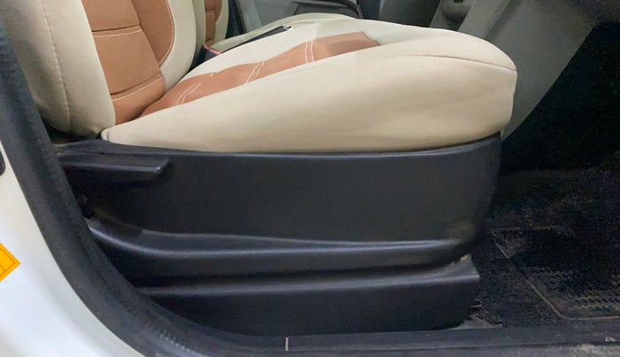 2019 Tata Tiago XZ PETROL, Petrol, Manual, 52,160 km, Driver Side Adjustment Panel