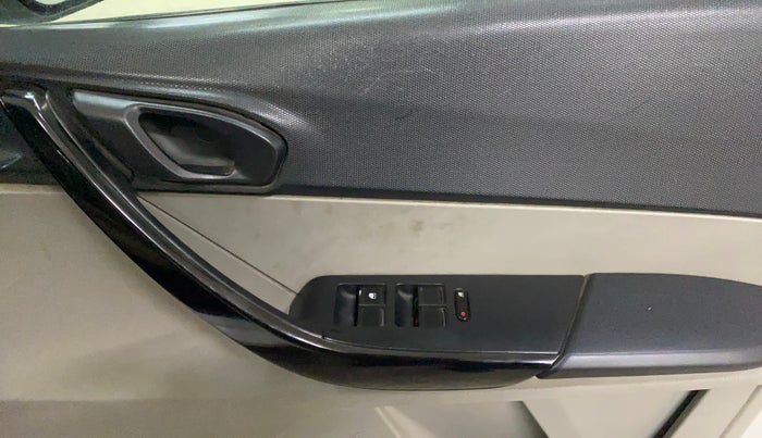 2019 Tata Tiago XZ PETROL, Petrol, Manual, 52,160 km, Driver Side Door Panels Control