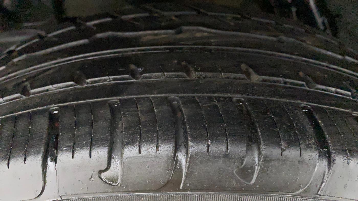 2018 Renault Duster 110 PS RXZ DIESEL, Diesel, Manual, 36,760 km, Right Rear Tyre Tread