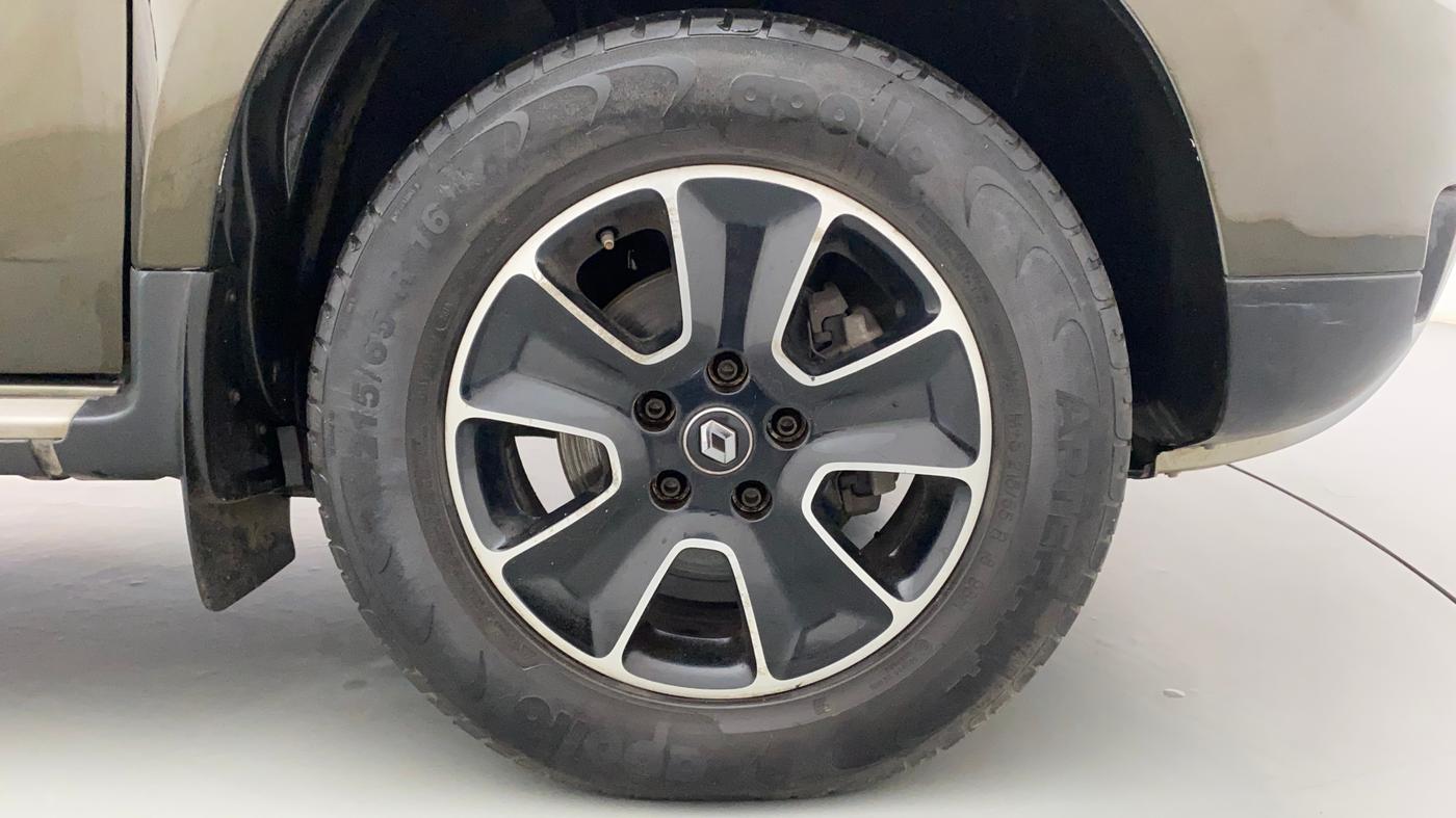 2018 Renault Duster 110 PS RXZ DIESEL, Diesel, Manual, 36,760 km, Right Front Wheel