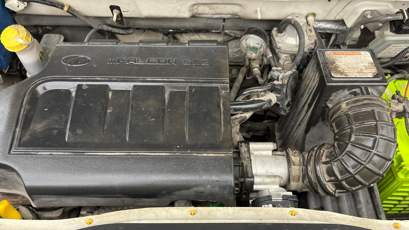2016 Mahindra Kuv100 K8 6 STR, CNG, Manual, 22,314 km, Engine View