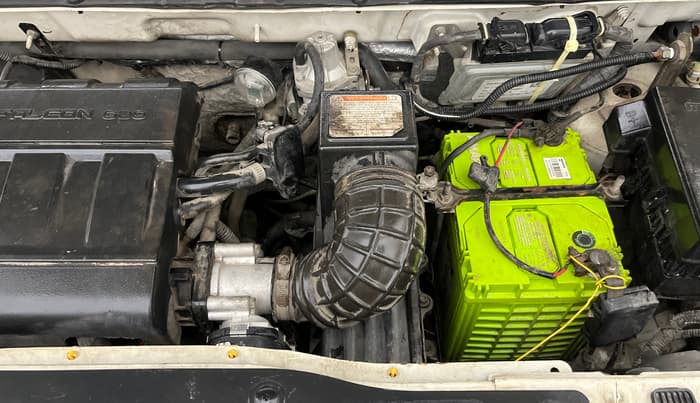 2016 Mahindra Kuv100 K8 6 STR, CNG, Manual, 22,314 km, Engine View - Left