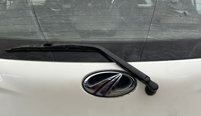 2016 Mahindra Kuv100 K8 6 STR, CNG, Manual, 22,314 km, Rear Wiper