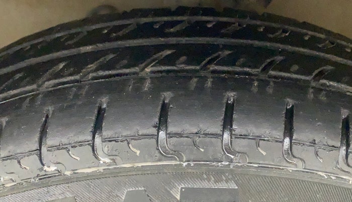 2012 Maruti A Star VXI, Petrol, Manual, 29,555 km, Left Front Tyre Tread