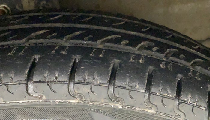 2012 Maruti A Star VXI, Petrol, Manual, 29,555 km, Right Front Tyre Tread