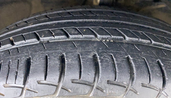 2018 Maruti Baleno DELTA PETROL 1.2, Petrol, Manual, 34,735 km, Right Front Tyre Tread