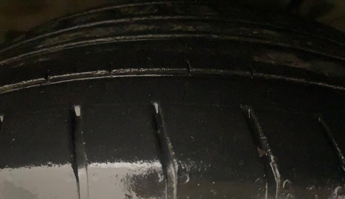 2020 KIA SELTOS GTX PLUS AT 1.5 DIESEL, Diesel, Automatic, 76,180 km, Right Front Tyre Tread