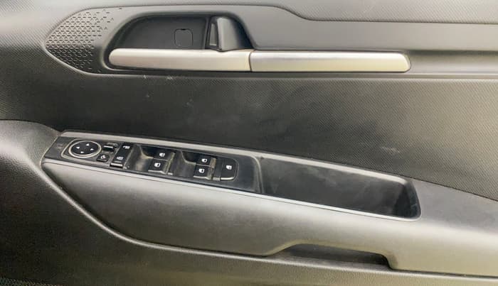 2021 KIA SONET HTK PLUS 1.2, Petrol, Manual, 1,07,211 km, Driver Side Door Panels Control