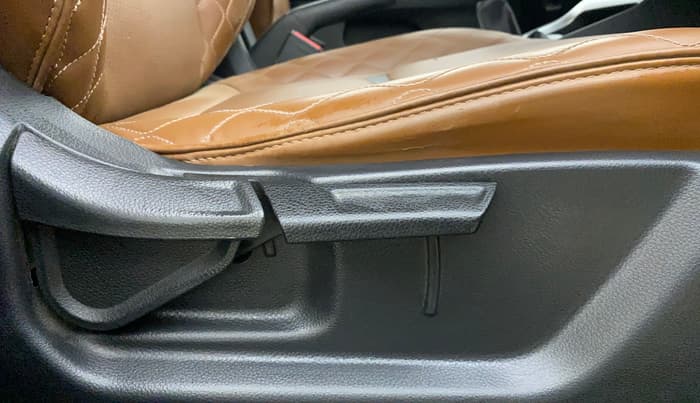 2021 KIA SONET HTK PLUS 1.2, Petrol, Manual, 1,07,211 km, Driver Side Adjustment Panel