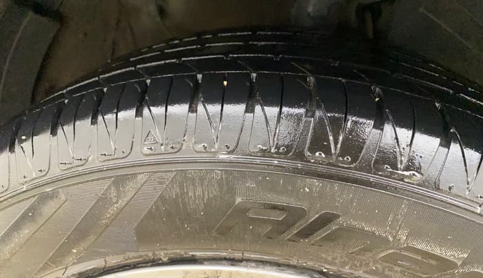 2021 KIA SONET HTK PLUS 1.2, Petrol, Manual, 1,07,211 km, Right Front Tyre Tread