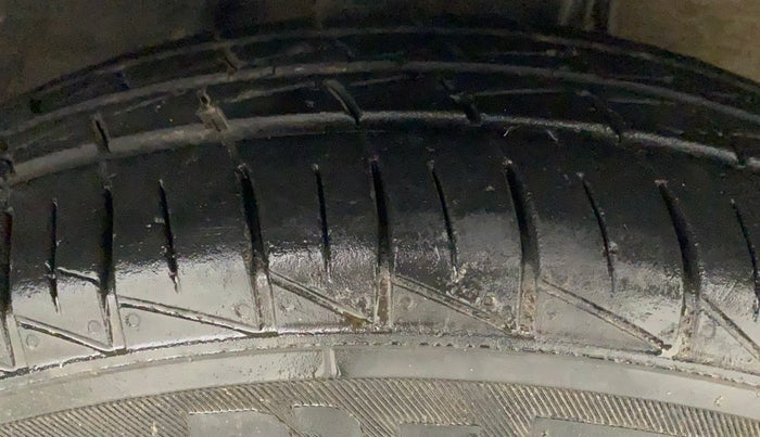 2022 Maruti Alto LXI OPT CNG, CNG, Manual, 33,842 km, Right Front Tyre Tread
