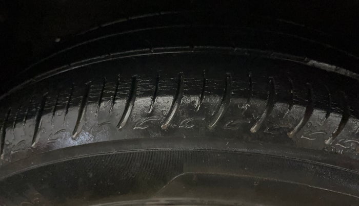 2021 Maruti Baleno SIGMA PETROL 1.2, Petrol, Manual, 48,417 km, Left Front Tyre Tread