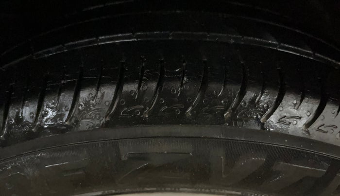 2021 Maruti Baleno SIGMA PETROL 1.2, Petrol, Manual, 48,417 km, Right Front Tyre Tread