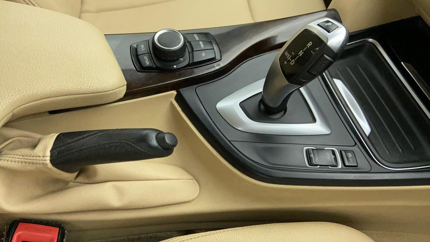 2015 BMW 3 Series 320D, Diesel, Automatic, 35,591 km, Gear Lever