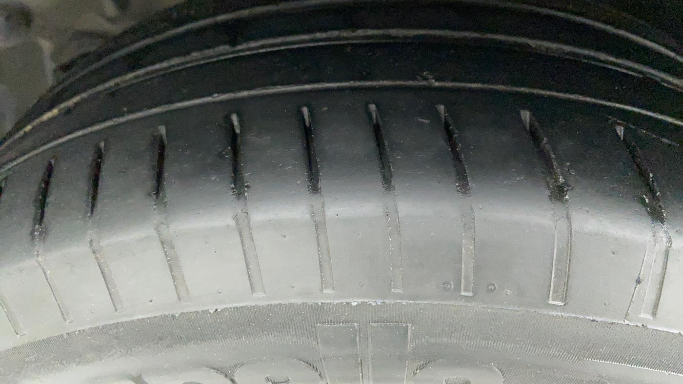 2015 BMW 3 Series 320D, Diesel, Automatic, 35,591 km, Left Front Tyre Tread