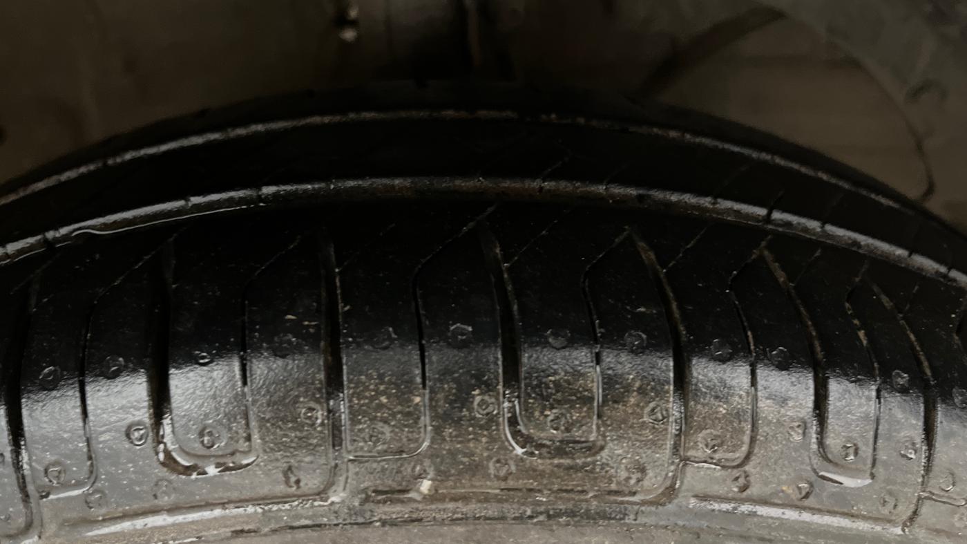 2018 Maruti Dzire LXI, CNG, Manual, 44,443 km, Right Front Tyre Tread