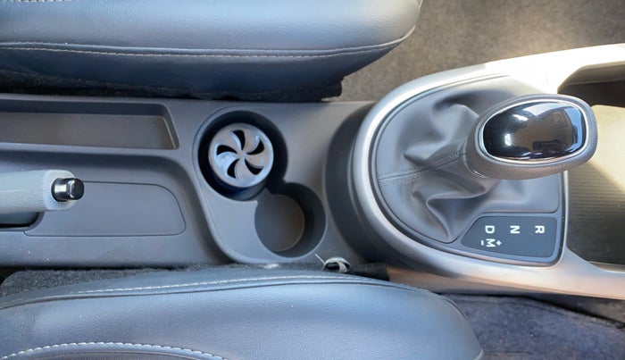 2022 Hyundai GRAND I10 NIOS SPORTZ AMT 1.2 KAPPA VTVT, Petrol, Automatic, 9,996 km, Gear Lever