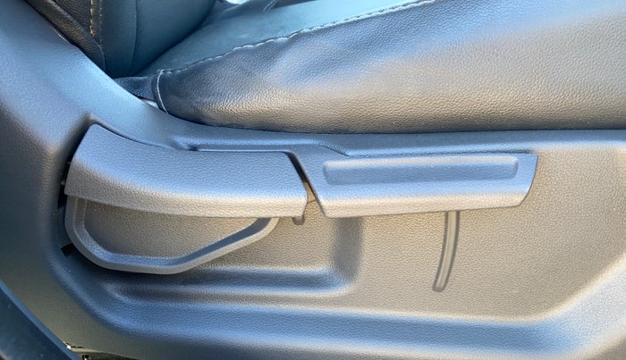 2022 Hyundai GRAND I10 NIOS SPORTZ AMT 1.2 KAPPA VTVT, Petrol, Automatic, 9,996 km, Driver Side Adjustment Panel