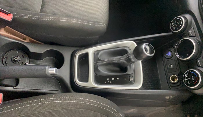 2019 Hyundai VENUE SX PLUS 1.0 TURBO DCT, Petrol, Automatic, 62,026 km, Gear Lever