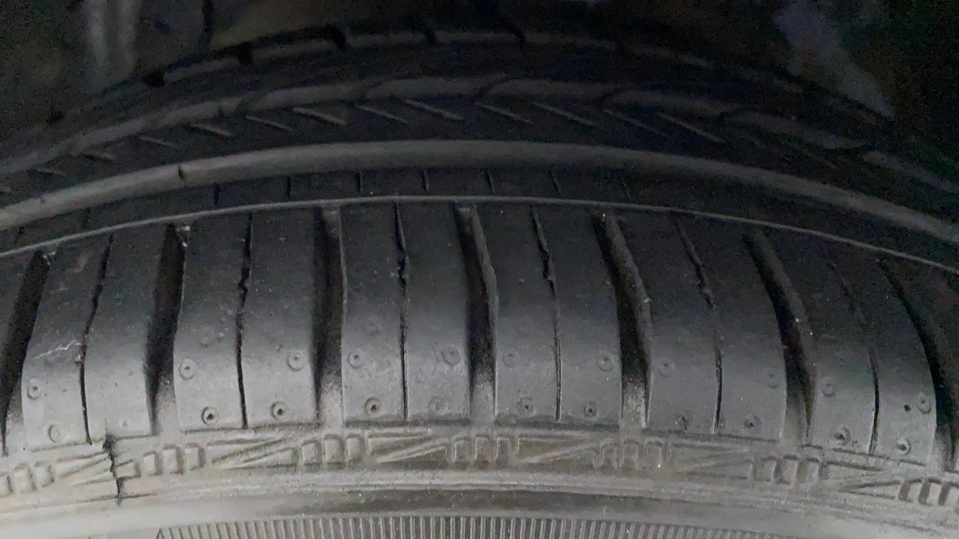 2016 Tata Zest XT RT, Petrol, Manual, 60,223 km, Right Rear Tyre Tread