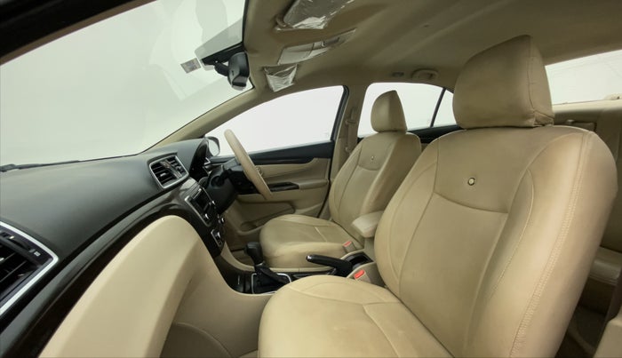 2017 Maruti Ciaz ZETA 1.4  AT PETROL, Petrol, Automatic, 42,258 km, Right Side Front Door Cabin