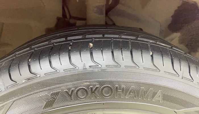 2018 Ford Ecosport TITANIUM + 1.5L PETROL AT, Petrol, Automatic, 30,905 km, Right Front Tyre Tread