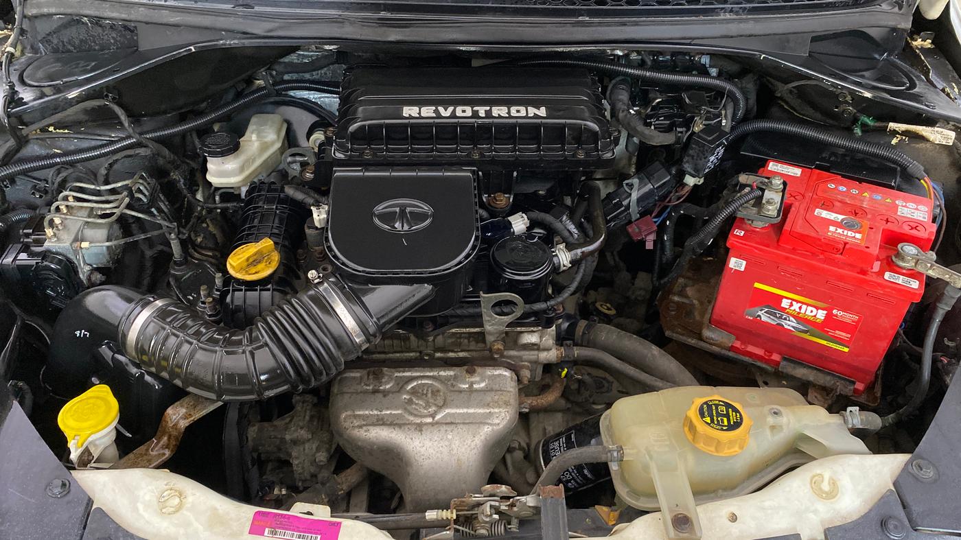 2016 Tata Tiago XZ PETROL, Petrol, Manual, 39,439 km, Engine View