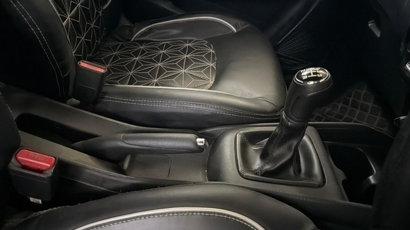 2023 Maruti Baleno DELTA PETROL 1.2, Petrol, Manual, 62,823 km, Gear Lever
