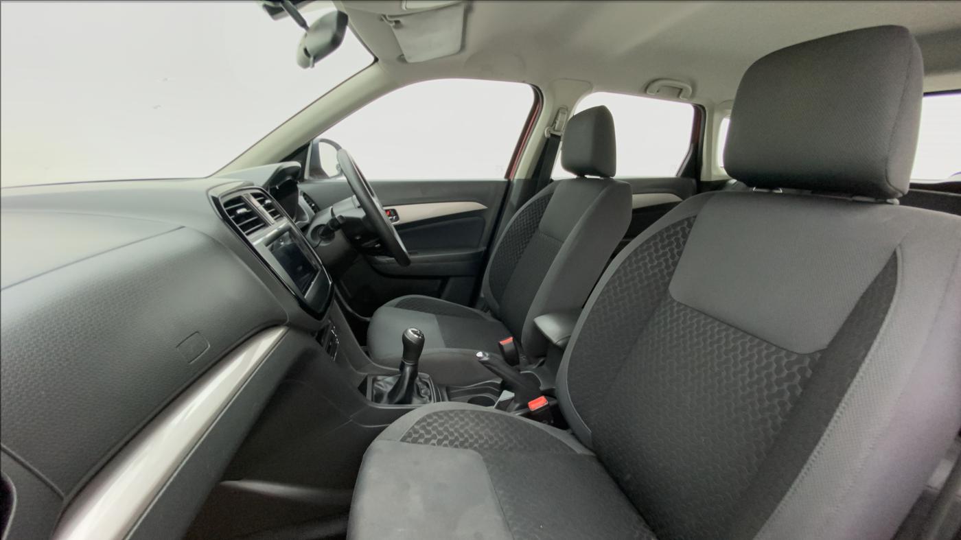 2016 Maruti Vitara Brezza ZDI PLUS DUAL TONE, Diesel, Manual, 82,957 km, Right Side Front Door Cabin