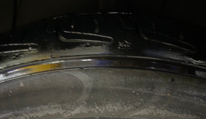 2021 Hyundai AURA SX 1.2, CNG, Manual, 76,413 km, Right Rear Tyre Tread