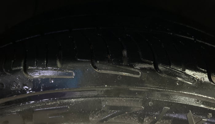 2021 Hyundai AURA SX 1.2, CNG, Manual, 76,413 km, Left Front Tyre Tread