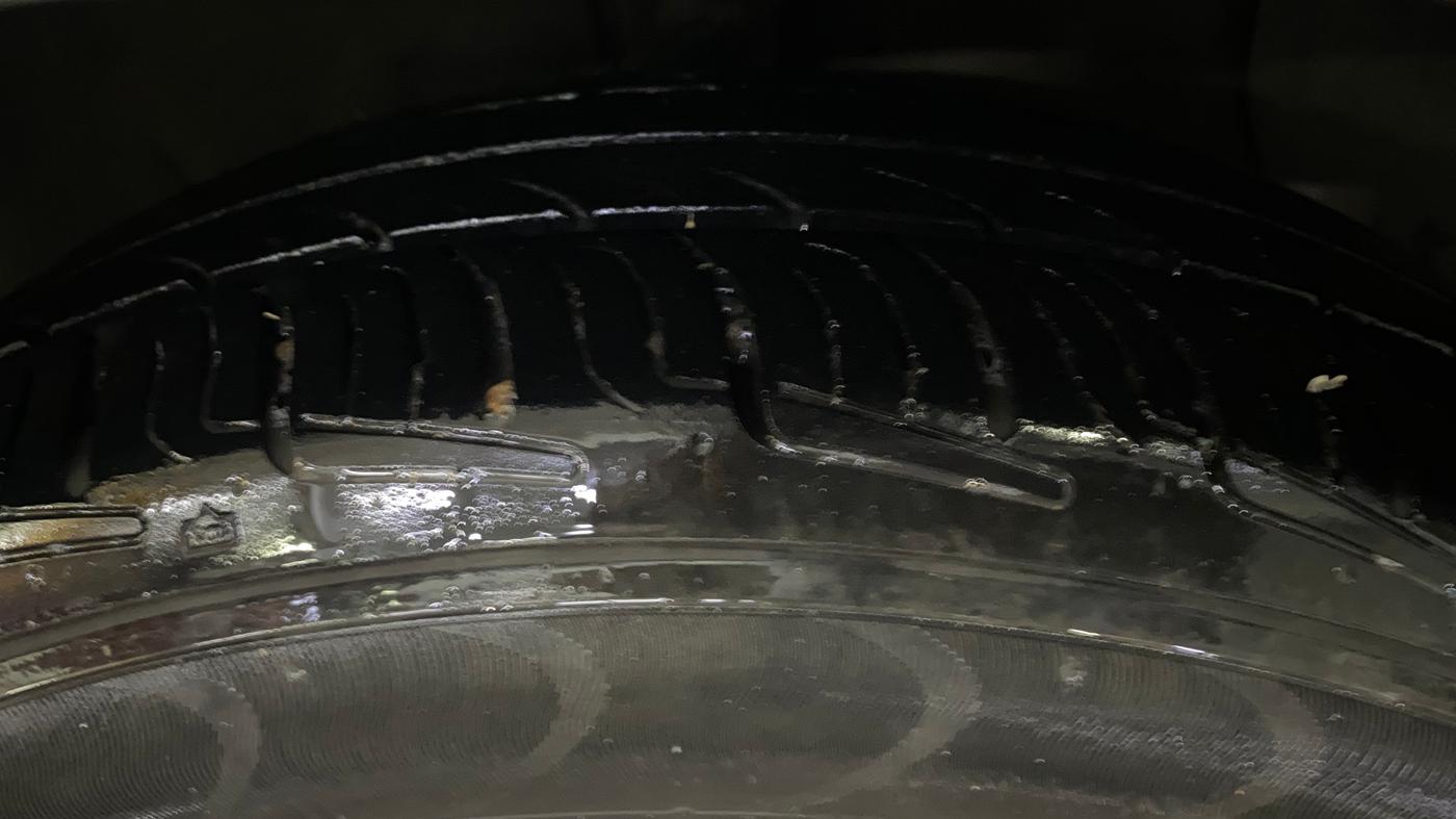 2021 Hyundai AURA SX 1.2, CNG, Manual, 76,413 km, Right Front Tyre Tread