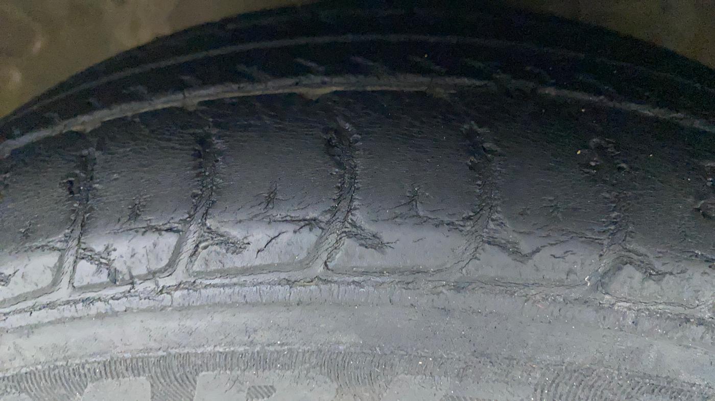 2016 Maruti Celerio VXI AMT (O), Petrol, Automatic, 56,206 km, Right Front Tyre Tread