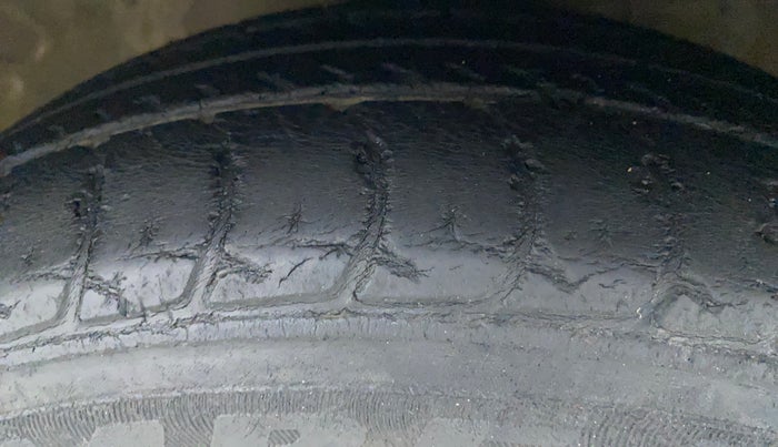 2016 Maruti Celerio VXI AMT (O), Petrol, Automatic, 56,206 km, Right Front Tyre Tread
