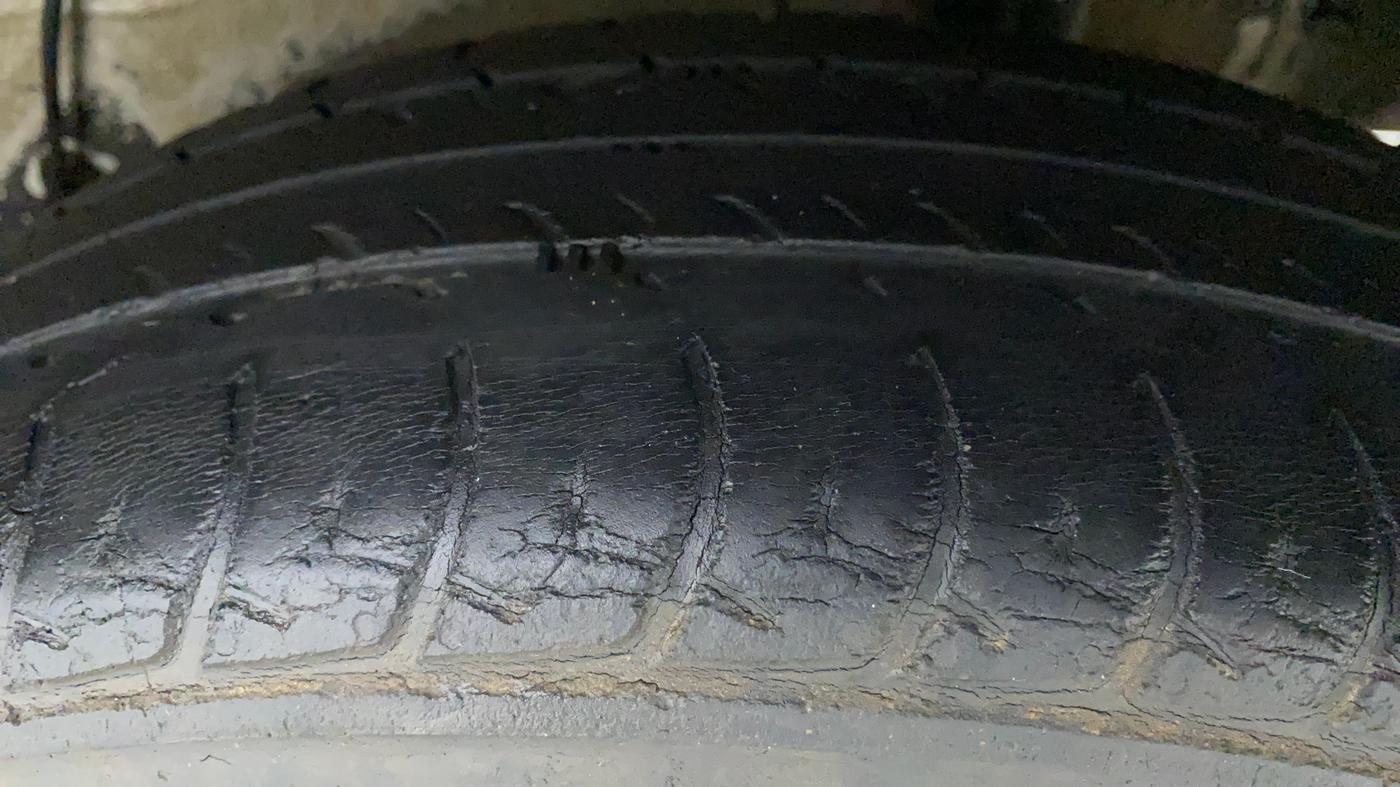 2016 Maruti Celerio VXI AMT (O), Petrol, Automatic, 56,206 km, Left Rear Tyre Tread