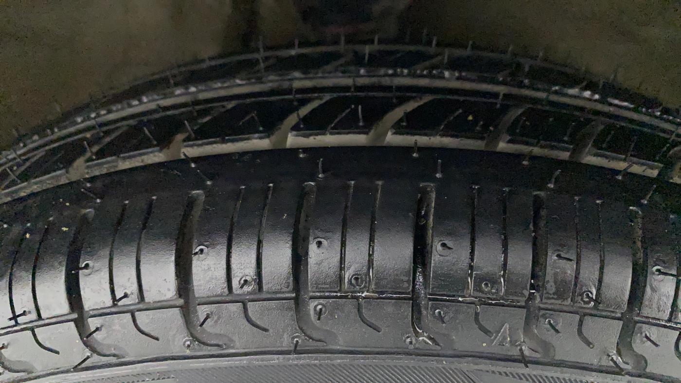 2017 Maruti Alto 800 VXI, Petrol, Manual, 17,541 km, Right Front Tyre Tread