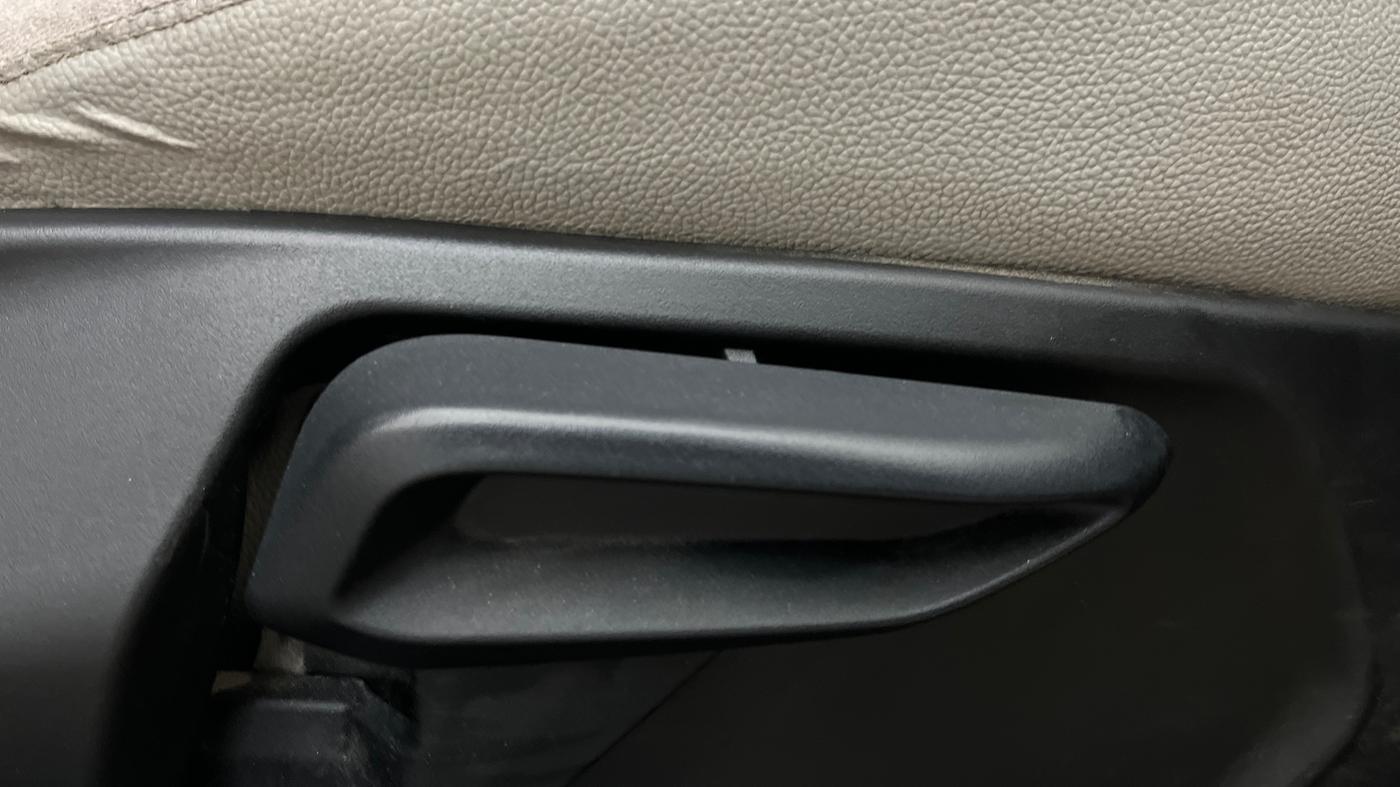 2021 Tata Tiago XZ PETROL, Petrol, Manual, 52,956 km, Driver Side Adjustment Panel