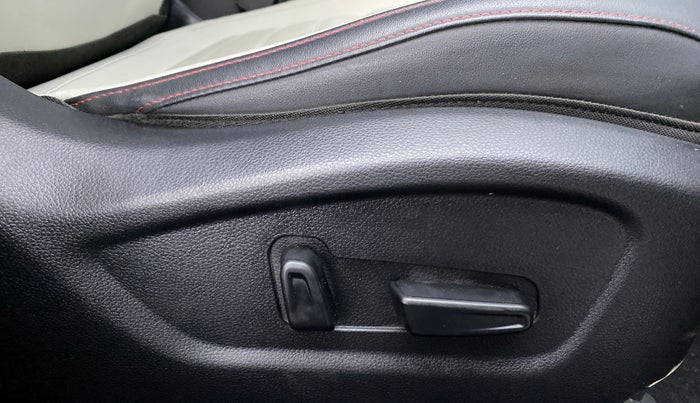 2019 KIA SELTOS GTX + AT PETROL, Petrol, Automatic, 15,887 km, Driver Side Adjustment Panel