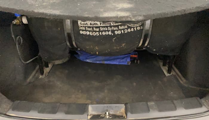 2018 Tata NEXON XM PETROL, CNG, Manual, 1,00,385 km, Boot Inside