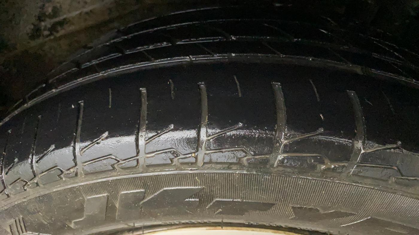 2018 Tata NEXON XM PETROL, CNG, Manual, 1,00,474 km, Left Rear Tyre Tread