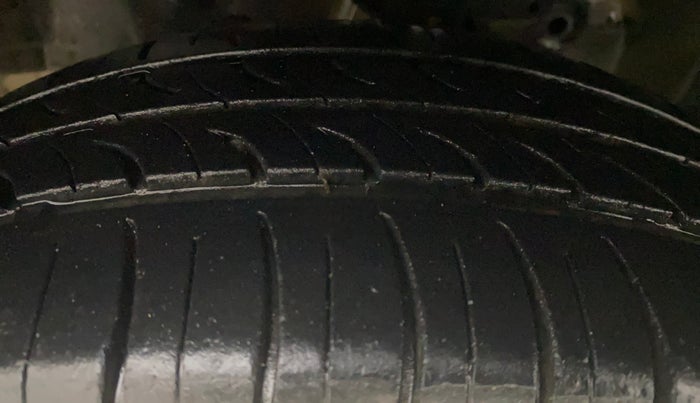 2015 Honda Amaze 1.2L I-VTEC E, Petrol, Manual, 70,792 km, Left Front Tyre Tread