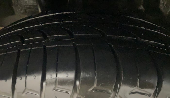 2015 Honda Amaze 1.2L I-VTEC E, Petrol, Manual, 70,792 km, Right Rear Tyre Tread