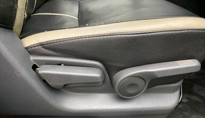 2013 Maruti Ritz ZDI, Diesel, Manual, 85,563 km, Driver Side Adjustment Panel