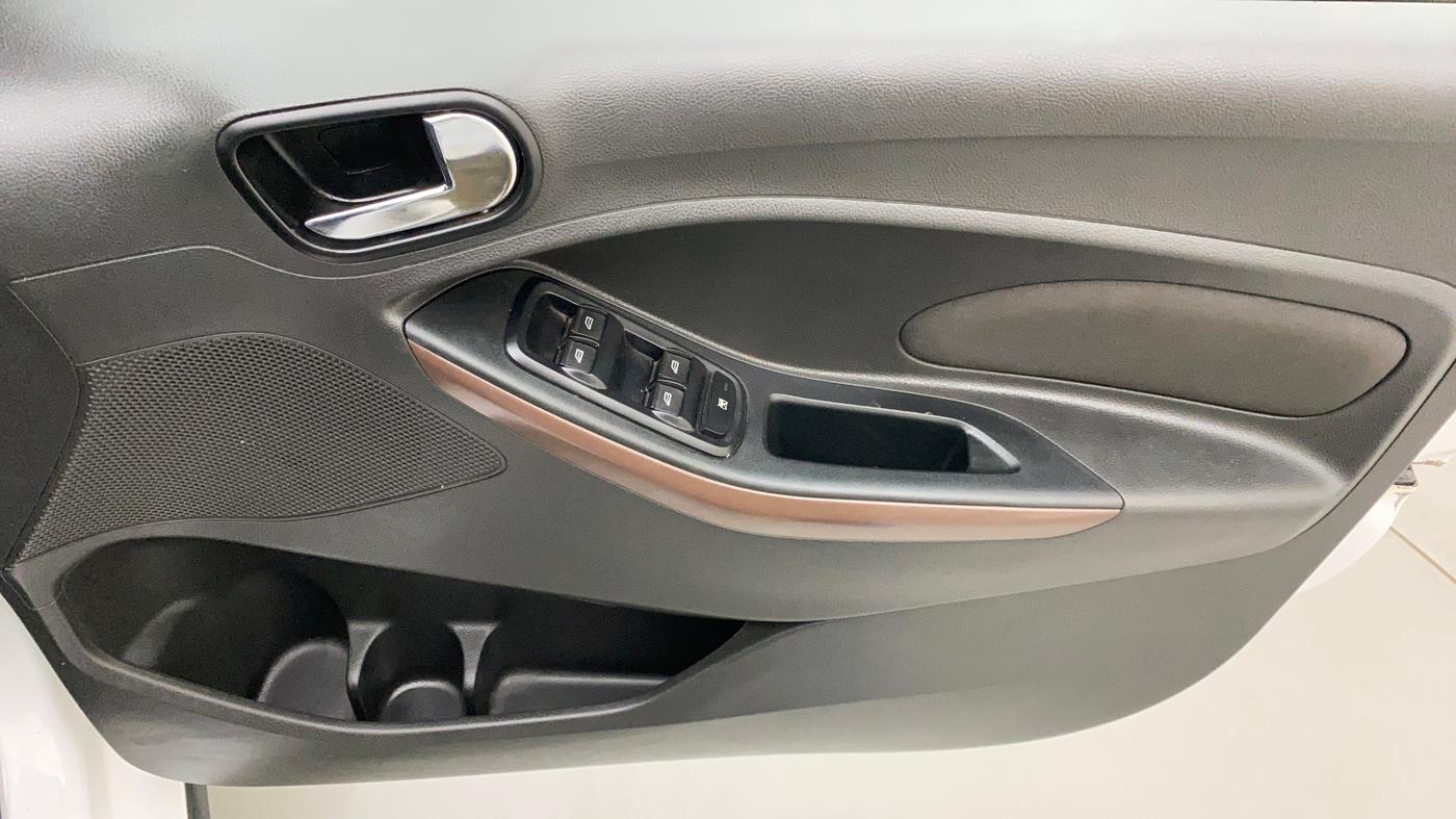 2018 Ford FREESTYLE TITANIUM 1.2 PETROL, Petrol, Manual, 50,067 km, Driver Side Door Panels Control