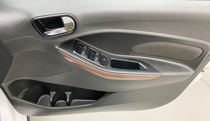 2018 Ford FREESTYLE TITANIUM 1.2 PETROL, Petrol, Manual, 50,067 km, Driver Side Door Panels Control