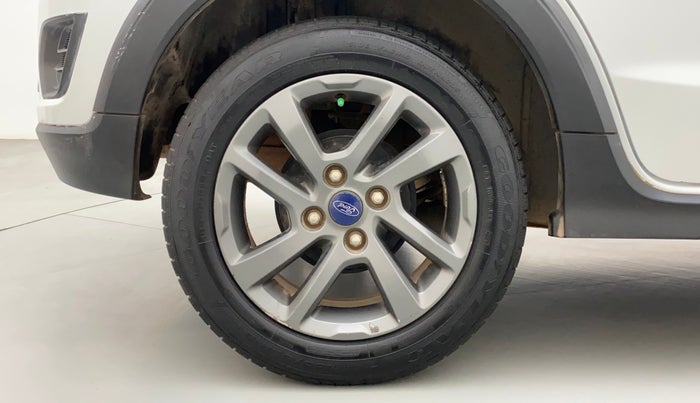 2018 Ford FREESTYLE TITANIUM 1.2 PETROL, Petrol, Manual, 50,067 km, Right Rear Wheel