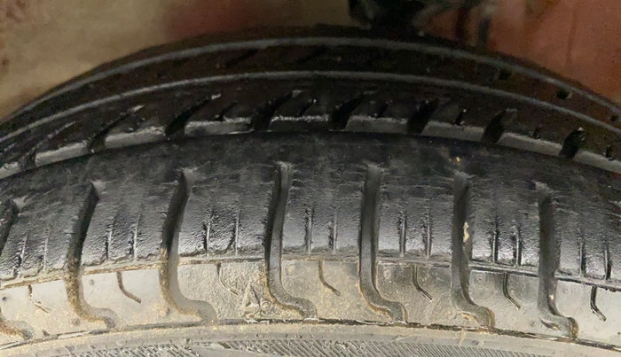 2011 Maruti Alto K10 VXI, Petrol, Manual, 63,048 km, Left Front Tyre Tread