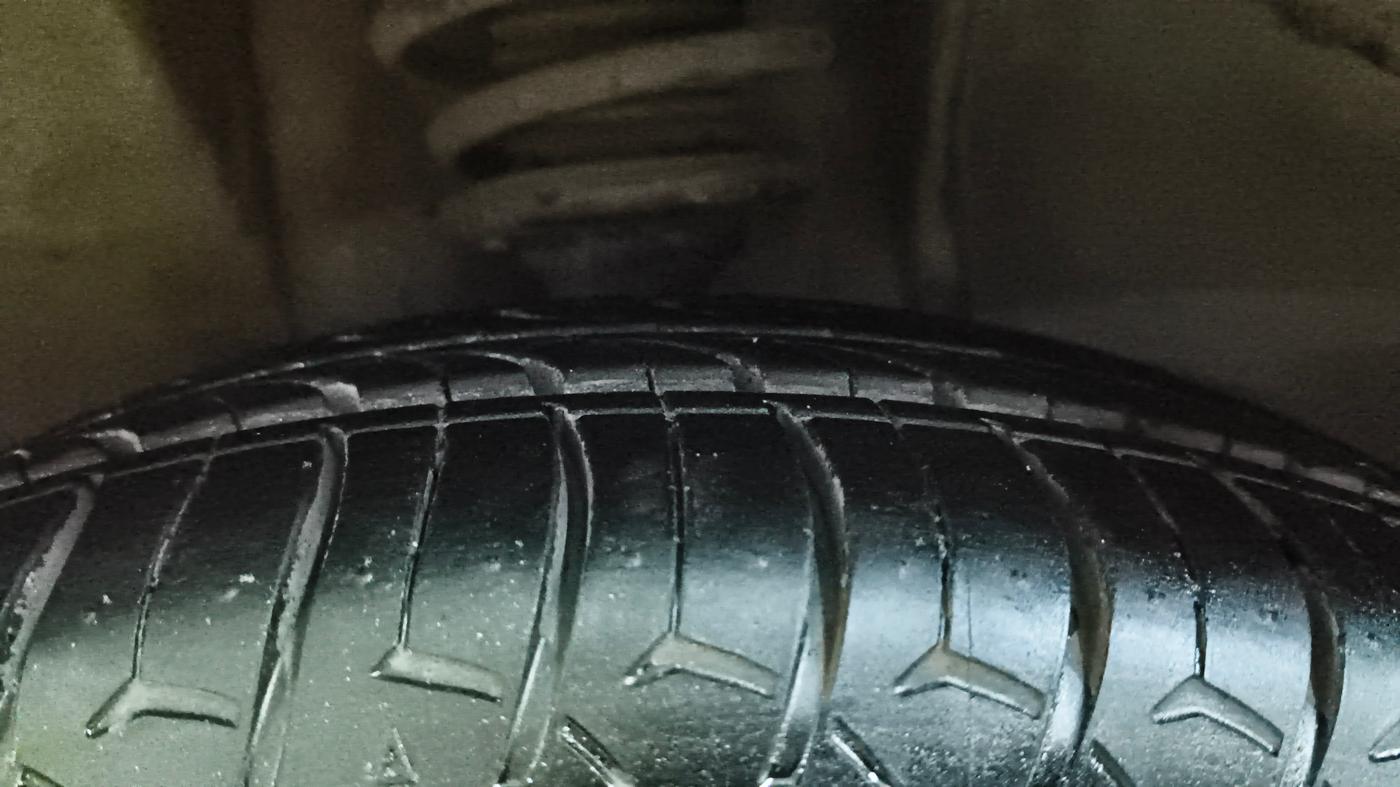 2018 Maruti IGNIS ALPHA 1.2 AMT, Petrol, Automatic, 97,145 km, Right Front Tyre Tread