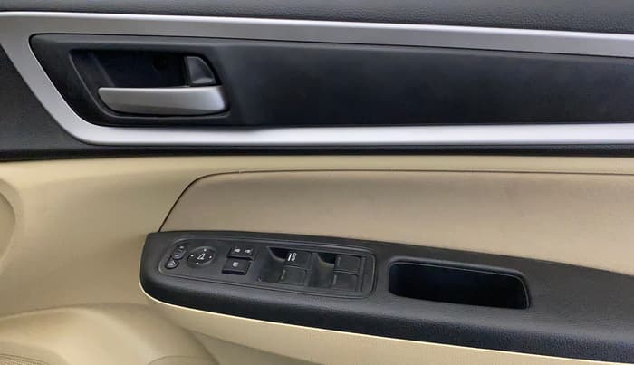 2022 Honda Amaze 1.2L I-VTEC VX CVT, Petrol, Automatic, 14,334 km, Driver Side Door Panels Control