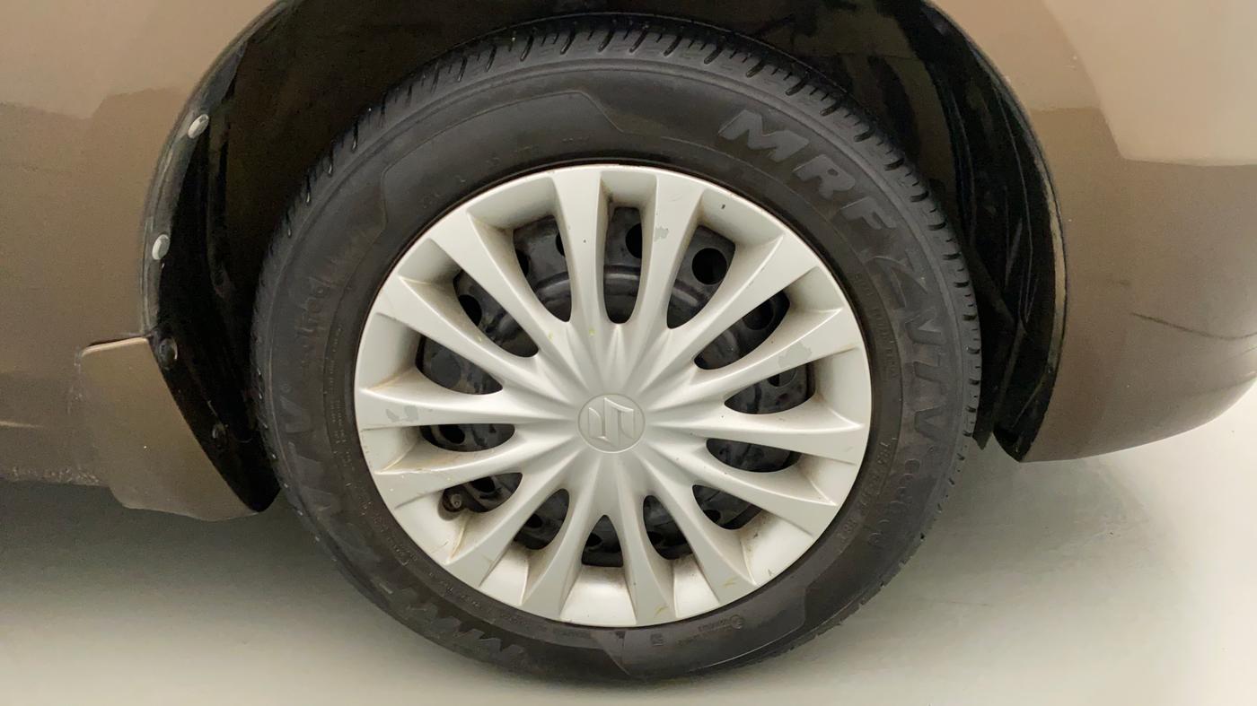 2016 Maruti Ciaz VXI+, Petrol, Manual, 93,385 km, Right Front Wheel